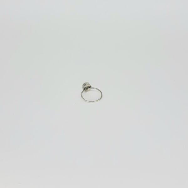 Small Round Ring with Mother of Pearl Stone - Görsel 3